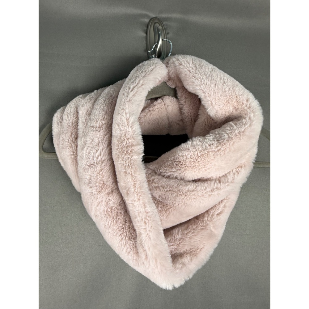 American Eagle Infinity Scarf Women OS Blush Pink Faux Fur Plush Neck Warmer